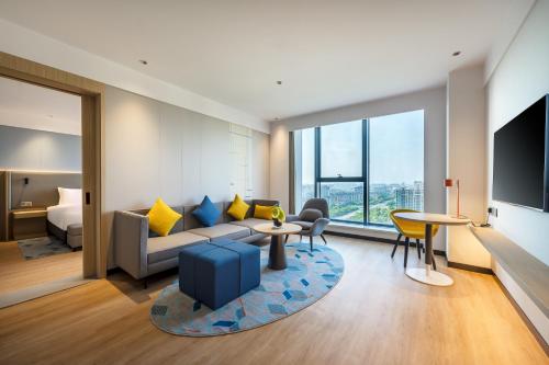 holiday inn express zhoukou dancheng an ihg hotel