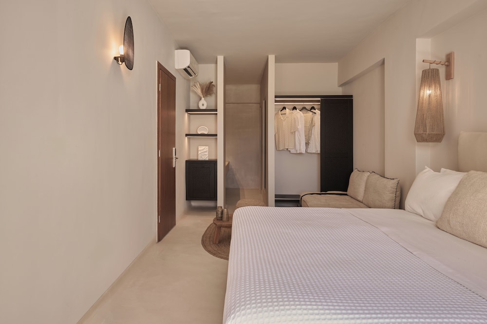 utopia hotel