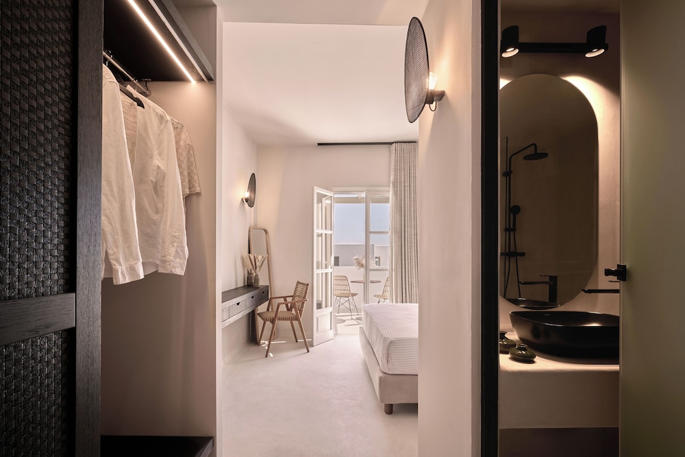 utopia hotel