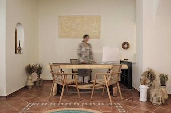 utopia hotel