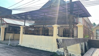 oyo 92767 losmen griya mulia katingan
