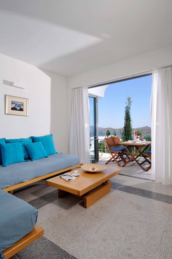 elounda living residencies