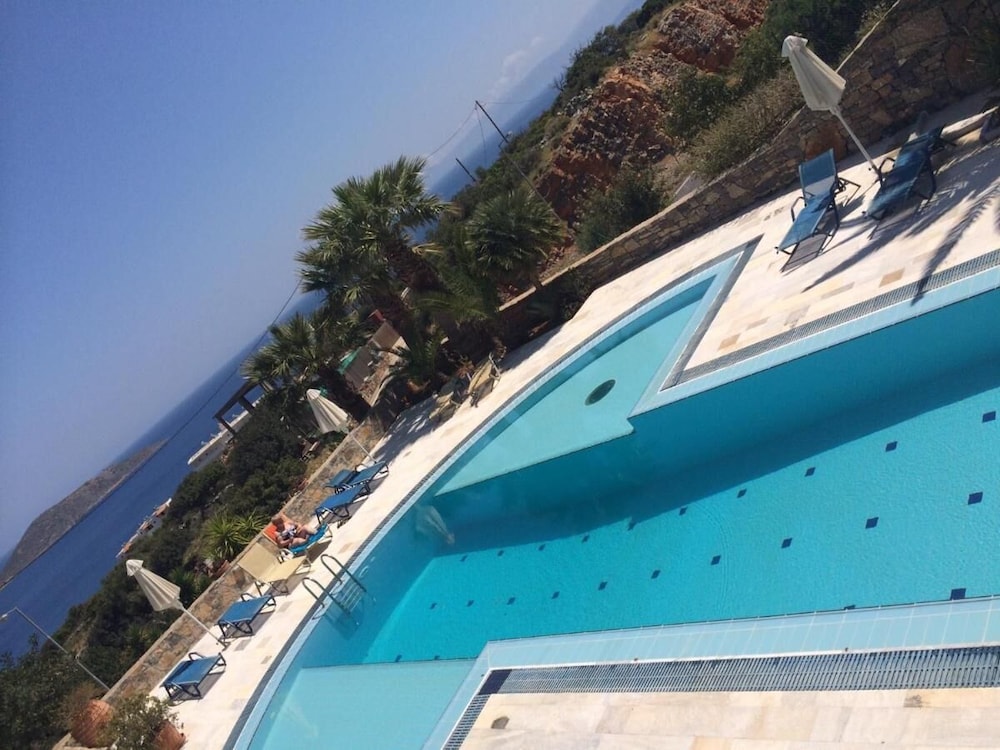 elounda living residencies