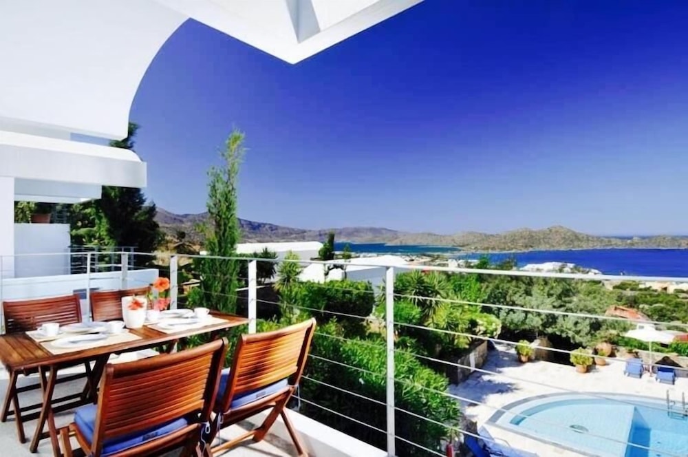 elounda living residencies