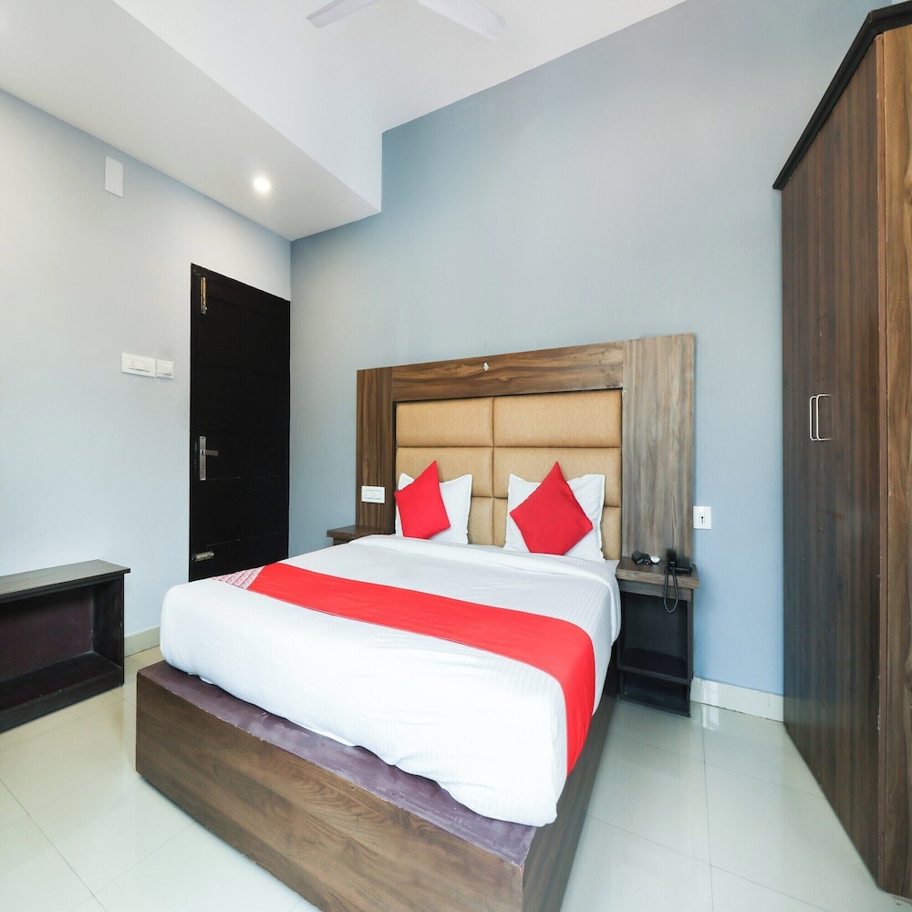 hotel queen residency