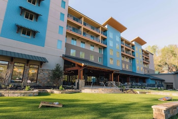 embassy suites by hilton gatlinburg resort