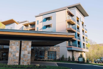 embassy suites by hilton gatlinburg resort