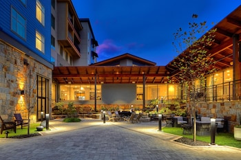embassy suites by hilton gatlinburg resort