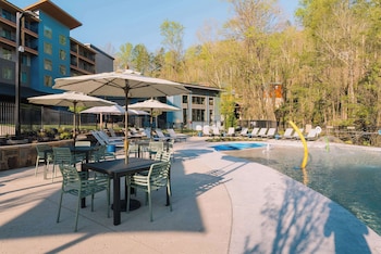 embassy suites by hilton gatlinburg resort