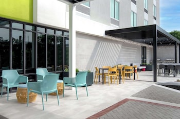 home2 suites by hilton jacksonville downtown