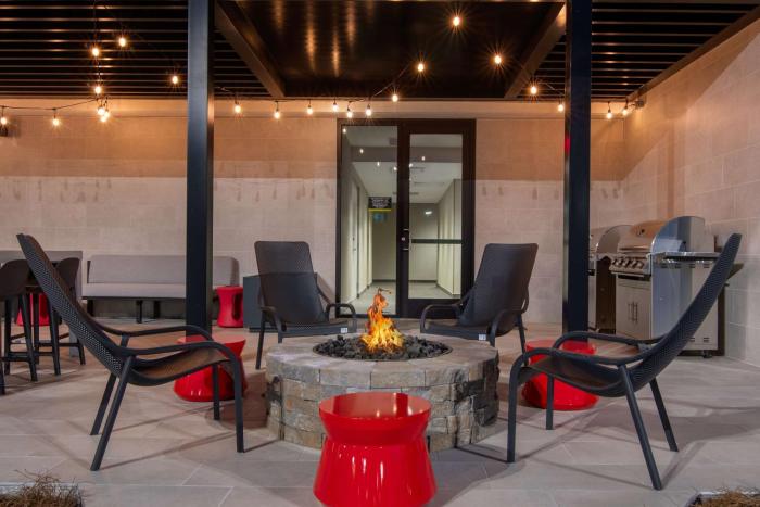home2 suites by hilton jacksonville downtown