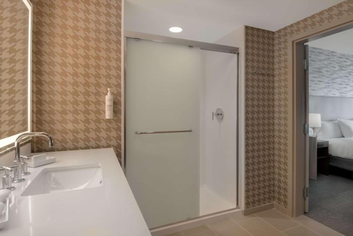 home2 suites by hilton jacksonville downtown