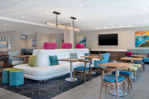 home2 suites by hilton jacksonville downtown