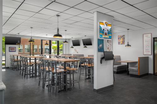 home2 suites by hilton jacksonville downtown