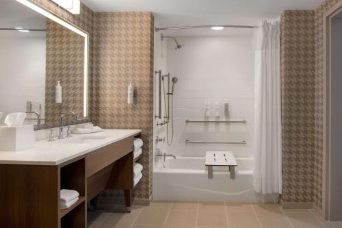 home2 suites by hilton jacksonville downtown