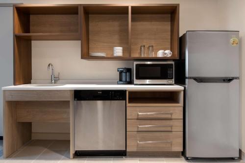 home2 suites by hilton jacksonville downtown