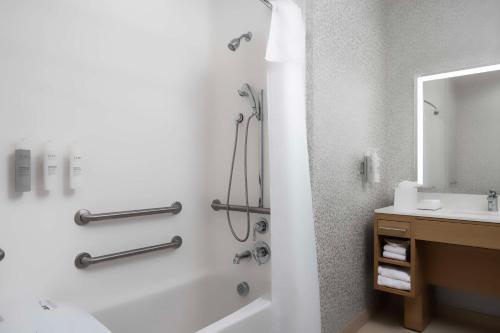 home2 suites by hilton at the dunes on monterey bay