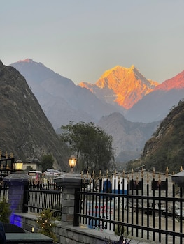 hotel natural spring pvt ltd