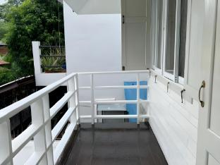 roomquest bangkok rim praya dinsor road