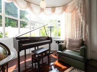 roomquest bangkok rim praya dinsor road