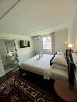 roomquest bangkok rim praya dinsor road