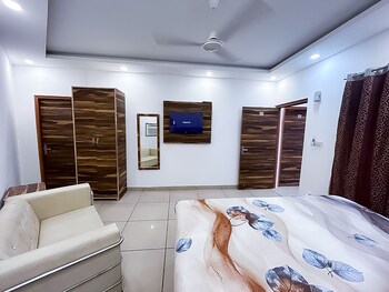 roomshala 087 green high