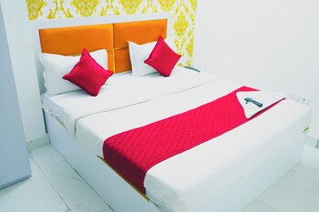 roomshala 088 hotel green villa