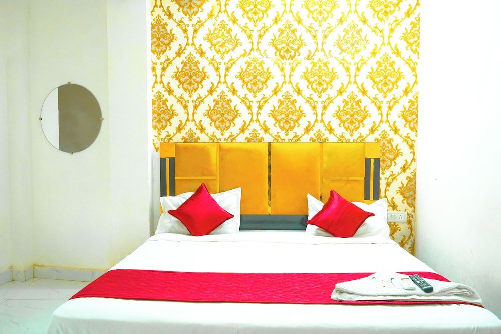 roomshala 088 hotel green villa