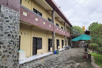 oyo 92756 kos moncok