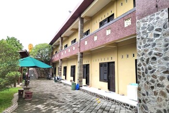 oyo 92756 kos moncok