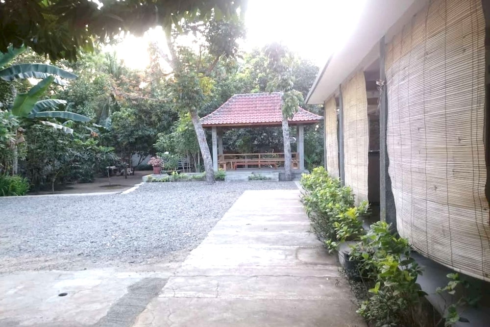 oyo 92756 kos moncok