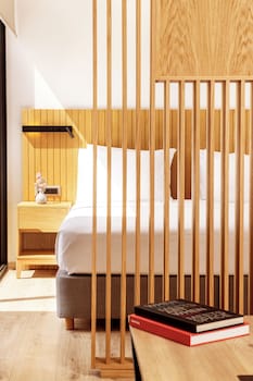 days city suites athens