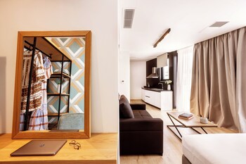 days city suites athens