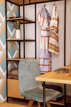 days city suites athens