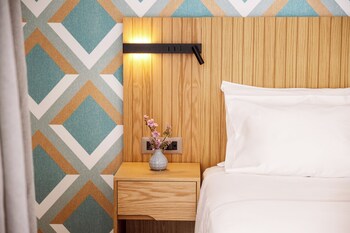 days city suites athens