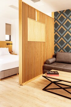 days city suites athens