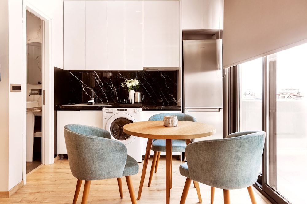 days city suites athens