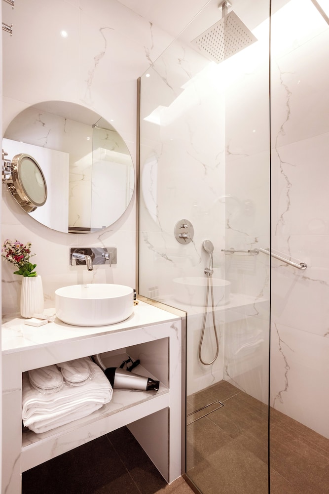 days city suites athens