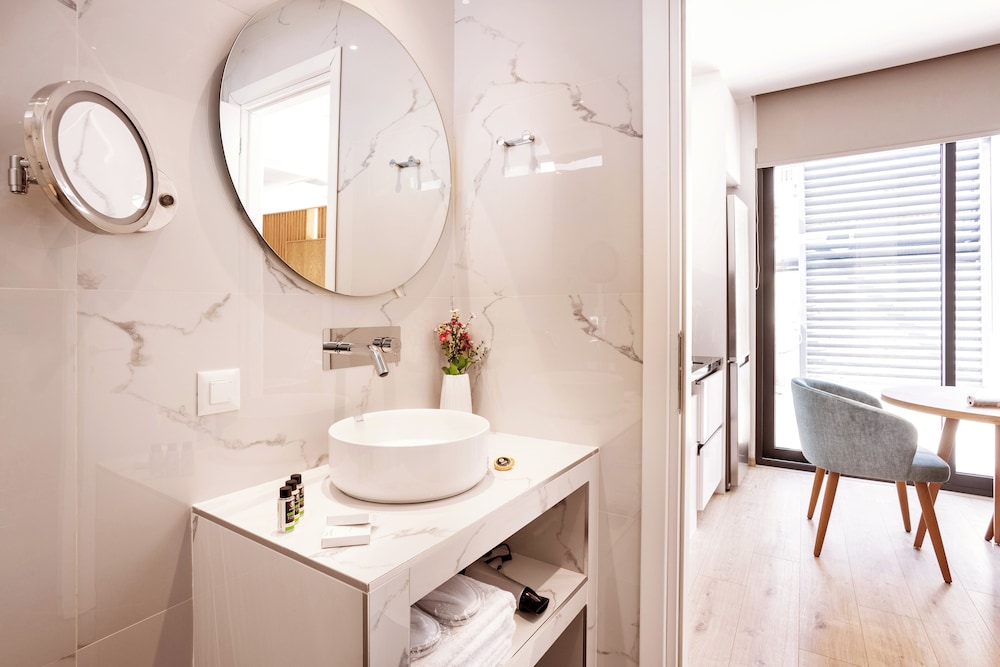 days city suites athens