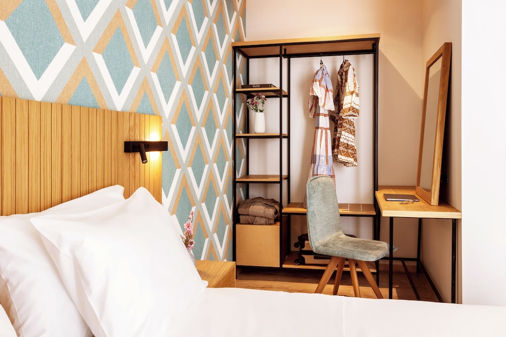 days city suites athens