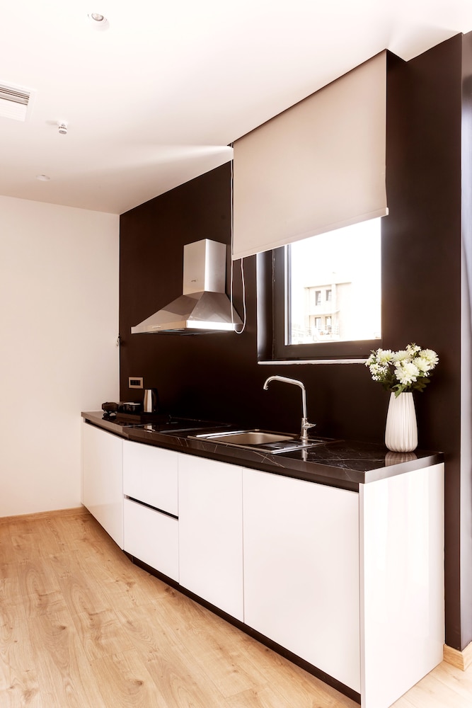 days city suites athens