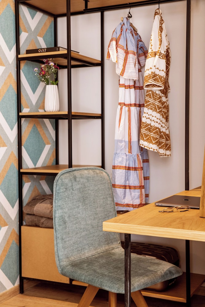 days city suites athens