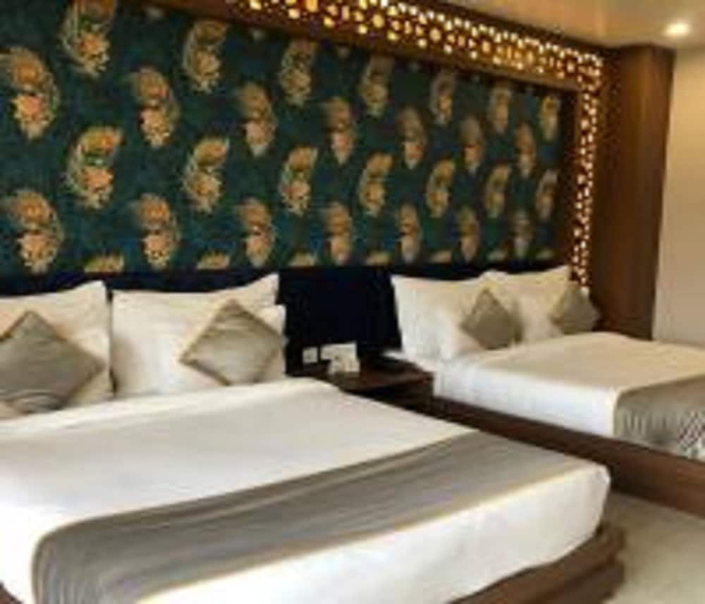 bamboo saa mulberry resort pushkar