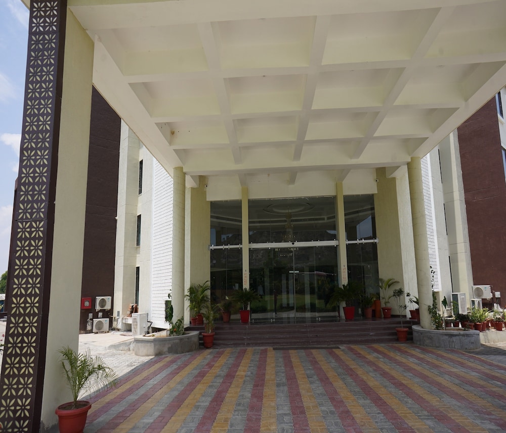 bamboo saa mulberry resort pushkar