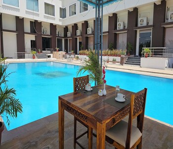 bamboo saa mulberry resort pushkar