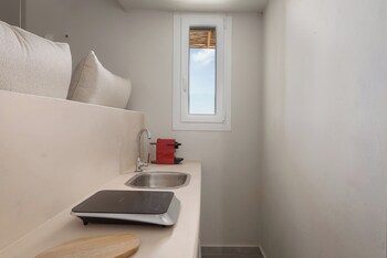 kythea suites kythnos