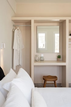 kythea suites kythnos