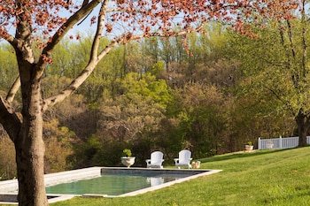 The Inn At Tacaro Estate,Tracys Landing>>Deale,4.5 star