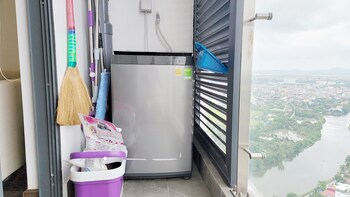 modern condo steps from vincom plaza