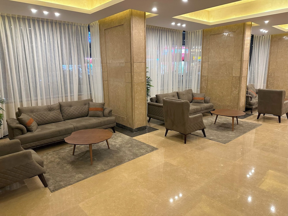 stay inn pyramids hotel